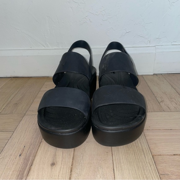 Crocs Brooklyn Low Wedge Strappy Rubber Platform Sandals - Picture 5 of 8